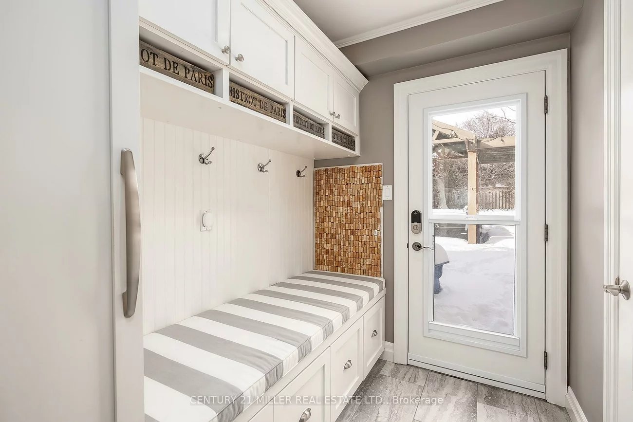 2337, Bennington, 1006 - FD Ford, Oakville