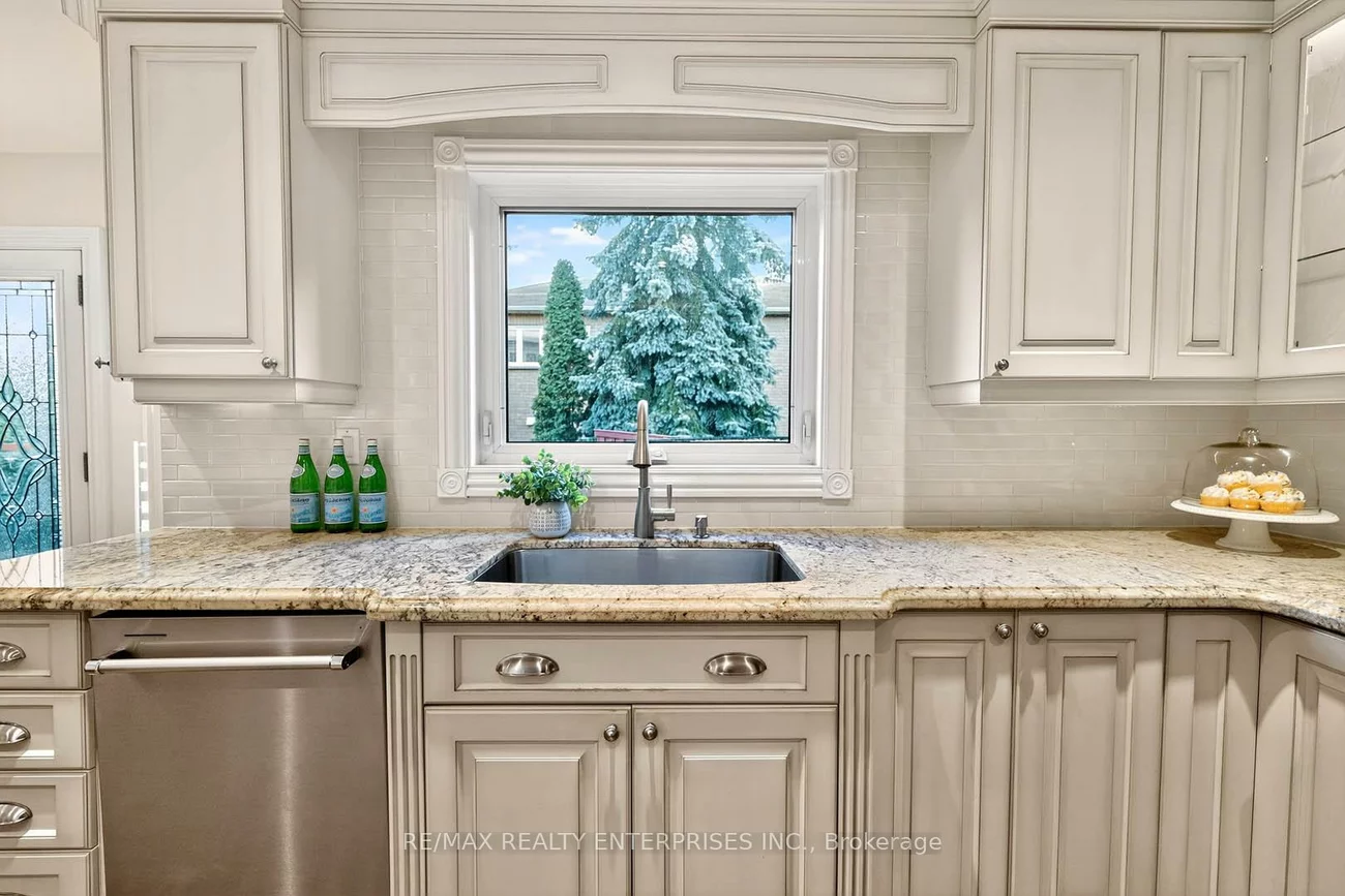 336, Oakridge, 1015 - RO River Oaks, Oakville