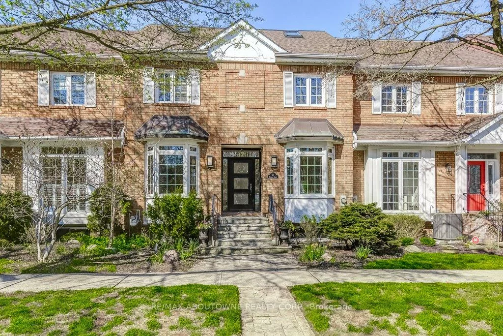 21, Chisholm, 1002 - CO Central, Oakville