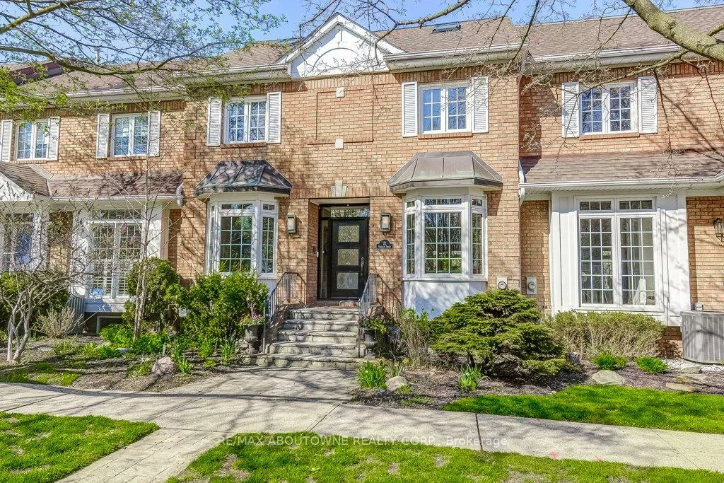 21, Chisholm, 1002 - CO Central, Oakville