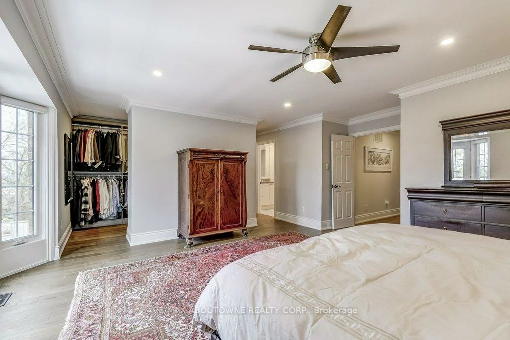 21, Chisholm, 1002 - CO Central, Oakville