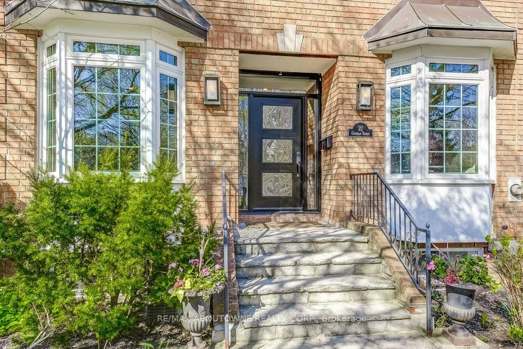21, Chisholm, 1002 - CO Central, Oakville