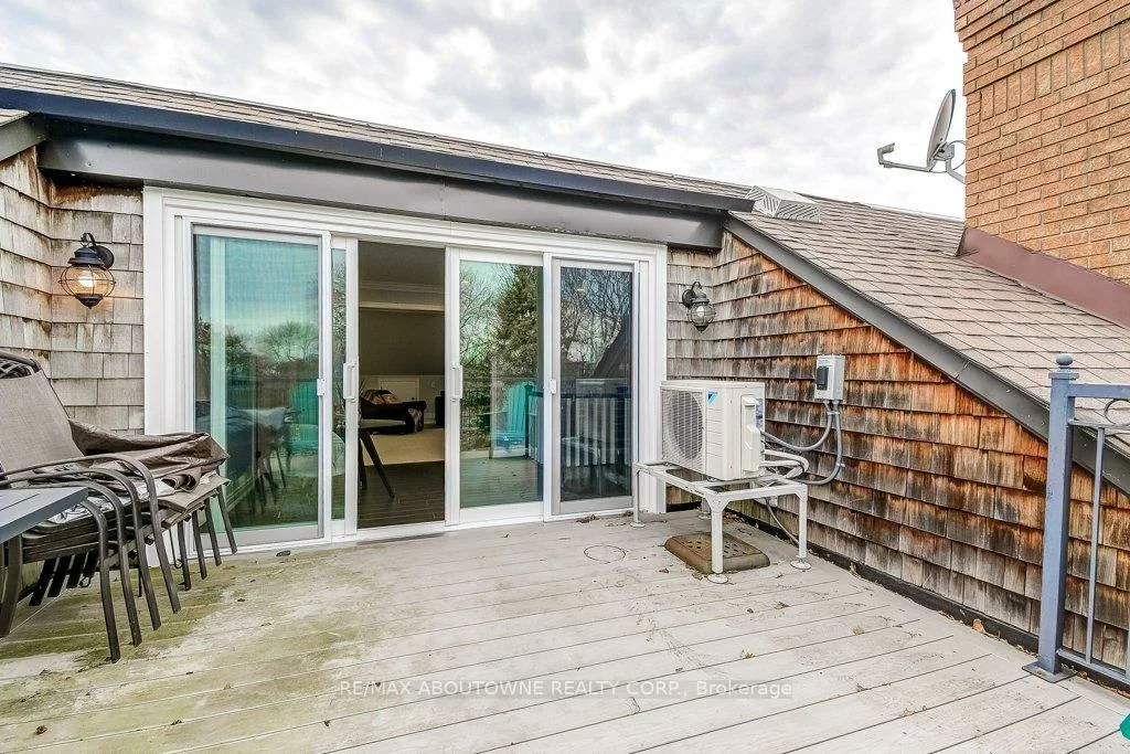 21, Chisholm, 1002 - CO Central, Oakville