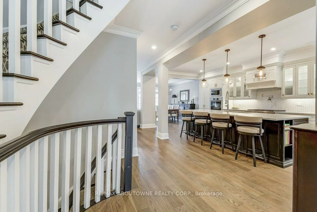 21, Chisholm, 1002 - CO Central, Oakville