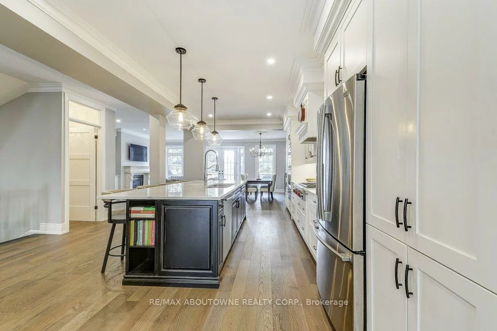 21, Chisholm, 1002 - CO Central, Oakville