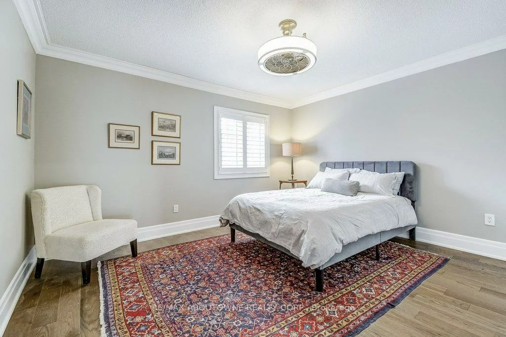 21, Chisholm, 1002 - CO Central, Oakville