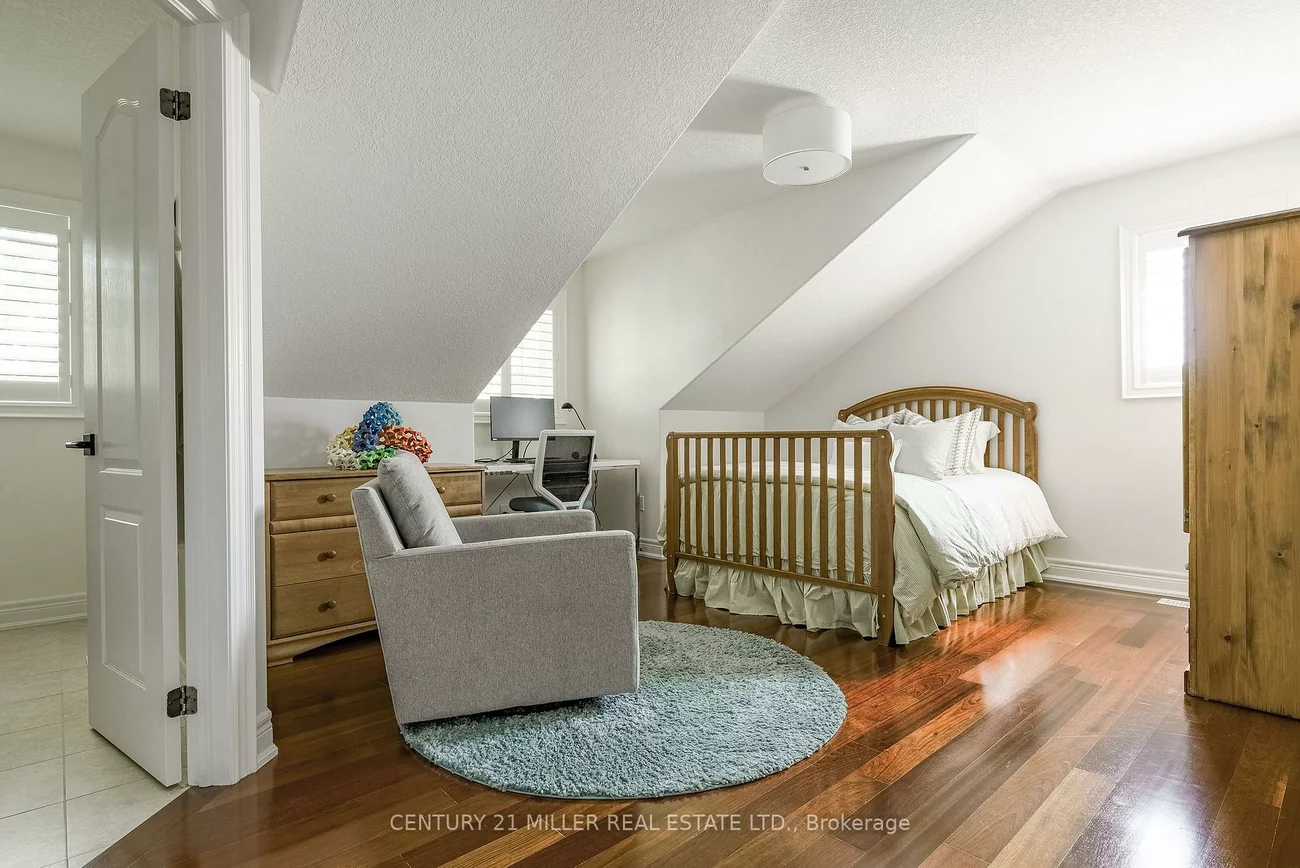 266, Tracina, 1017 - SW Southwest, Oakville