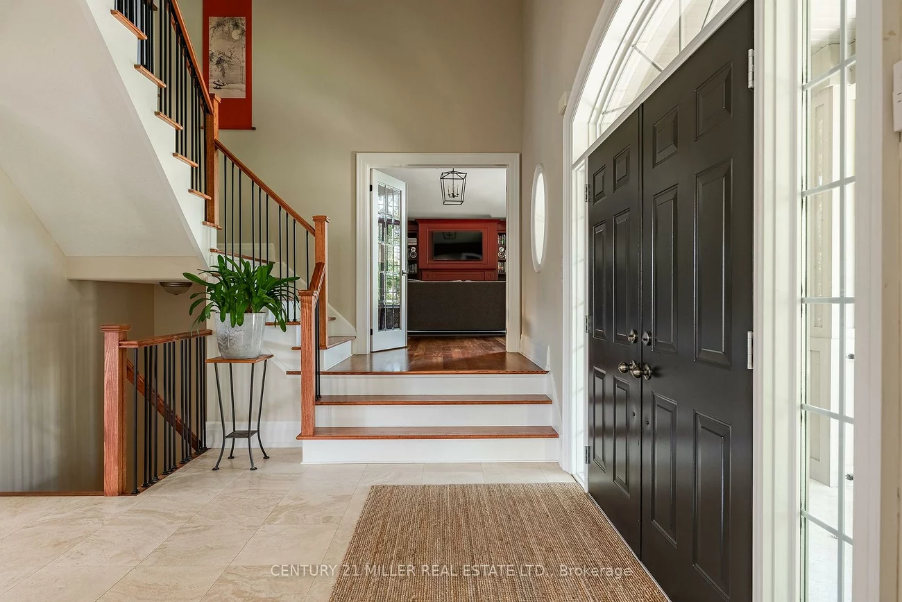 266, Tracina, 1017 - SW Southwest, Oakville