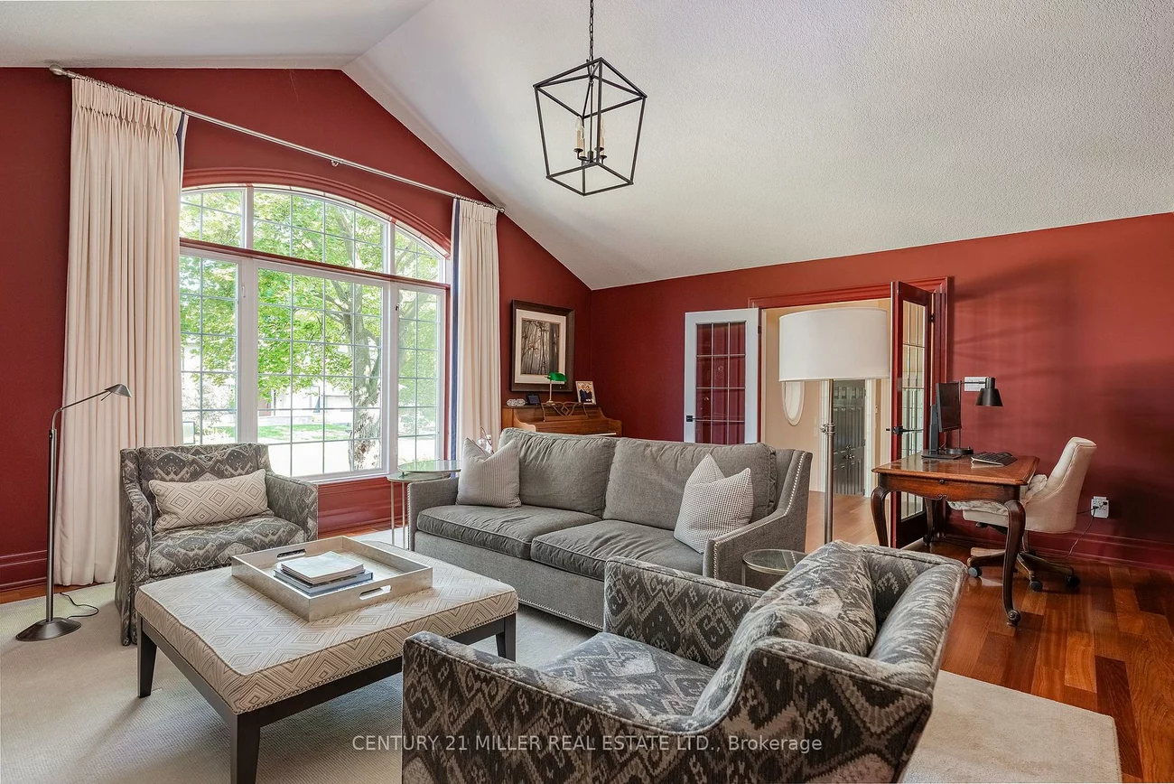 266, Tracina, 1017 - SW Southwest, Oakville