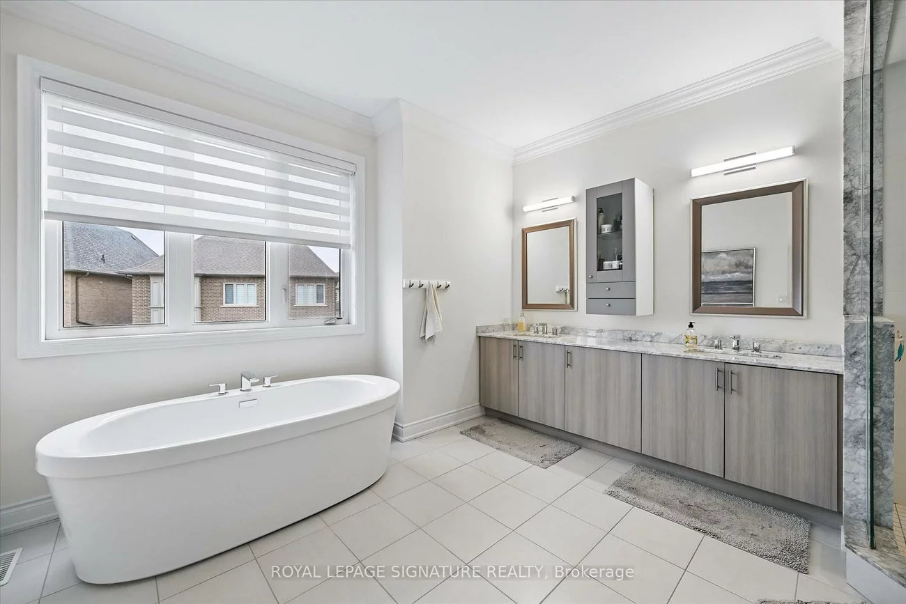 3180, Post, 1008 - GO Glenorchy, Oakville