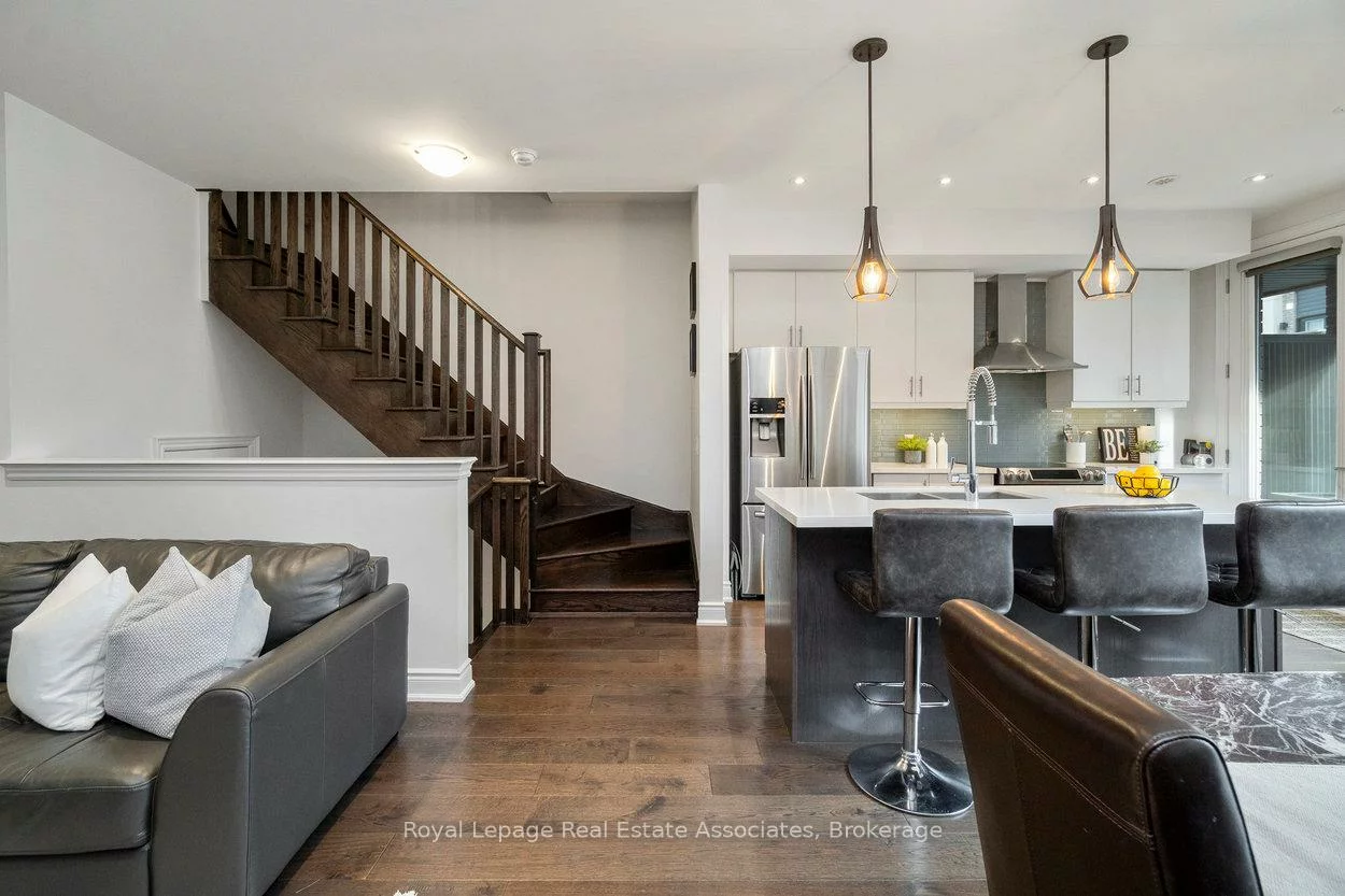 3076, Cascade, 1010 - JM Joshua Meadows, Oakville