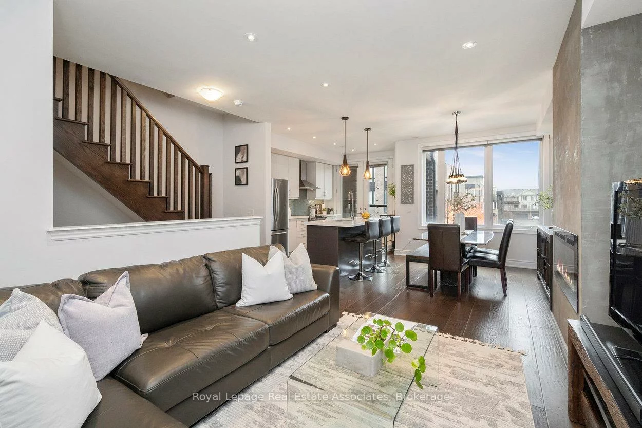 3076, Cascade, 1010 - JM Joshua Meadows, Oakville