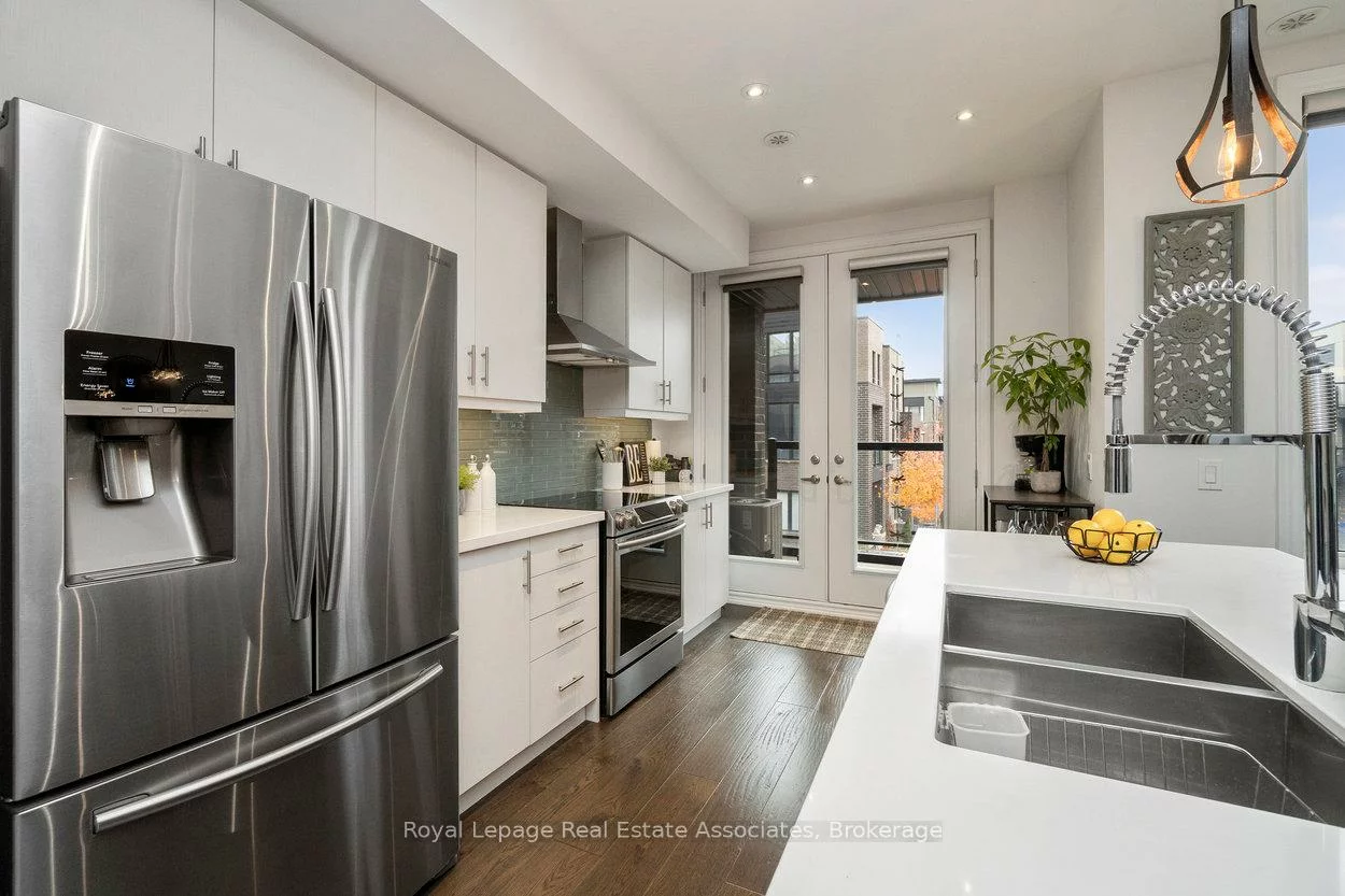 3076, Cascade, 1010 - JM Joshua Meadows, Oakville