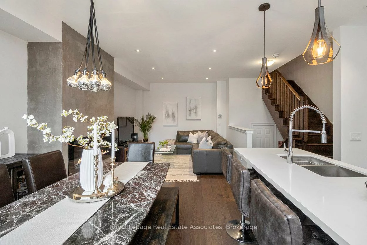 3076, Cascade, 1010 - JM Joshua Meadows, Oakville