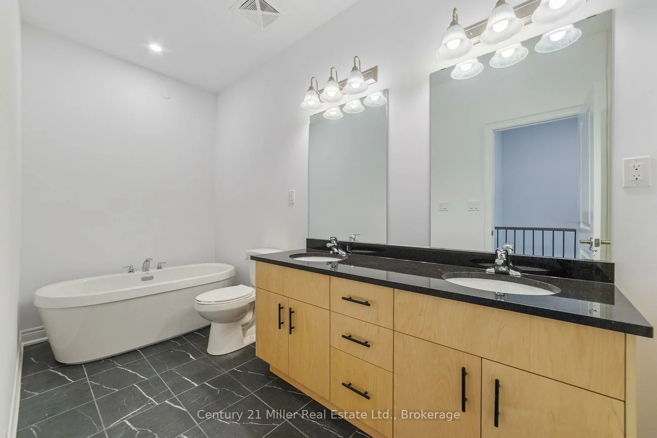 2150, Trafalgar, 1015 - RO River Oaks, Oakville