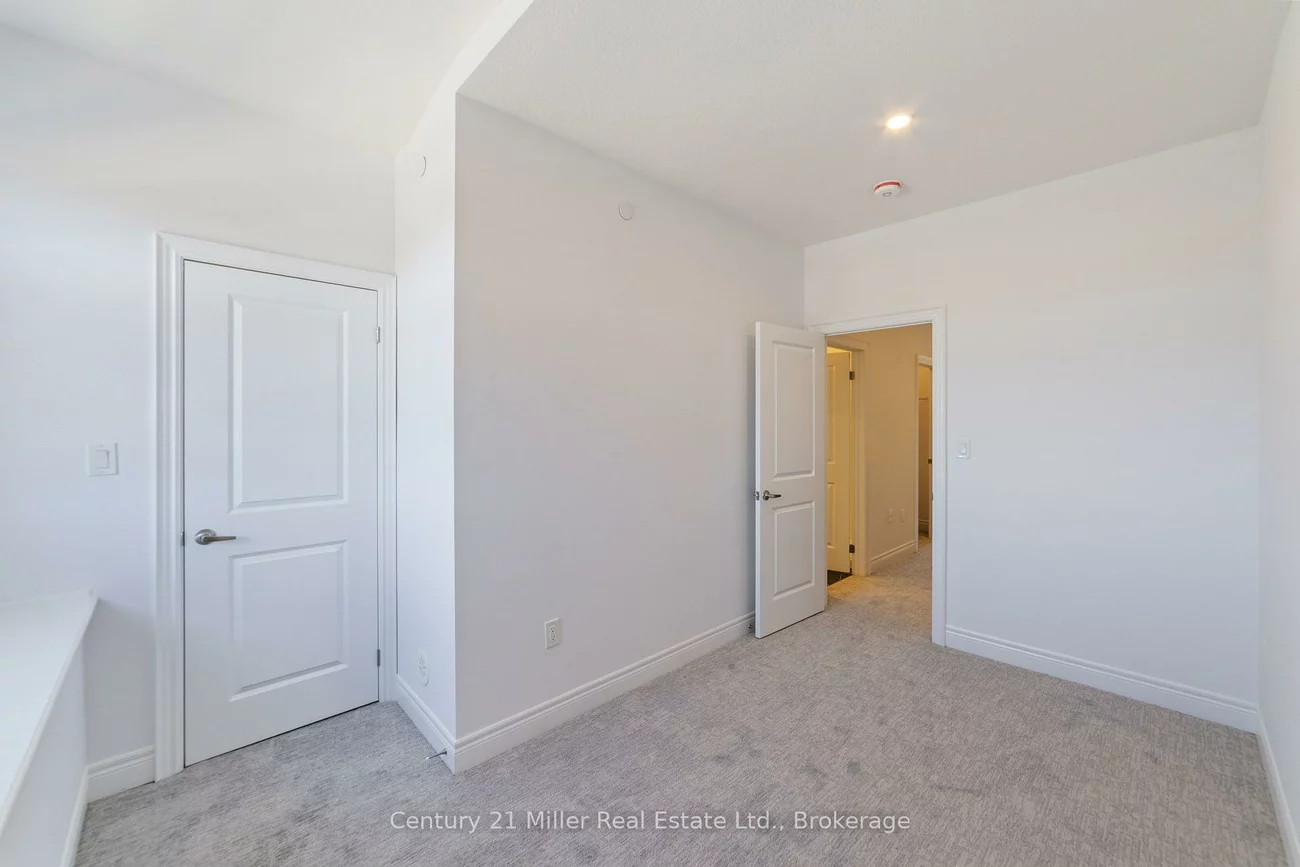 2150, Trafalgar, 1015 - RO River Oaks, Oakville