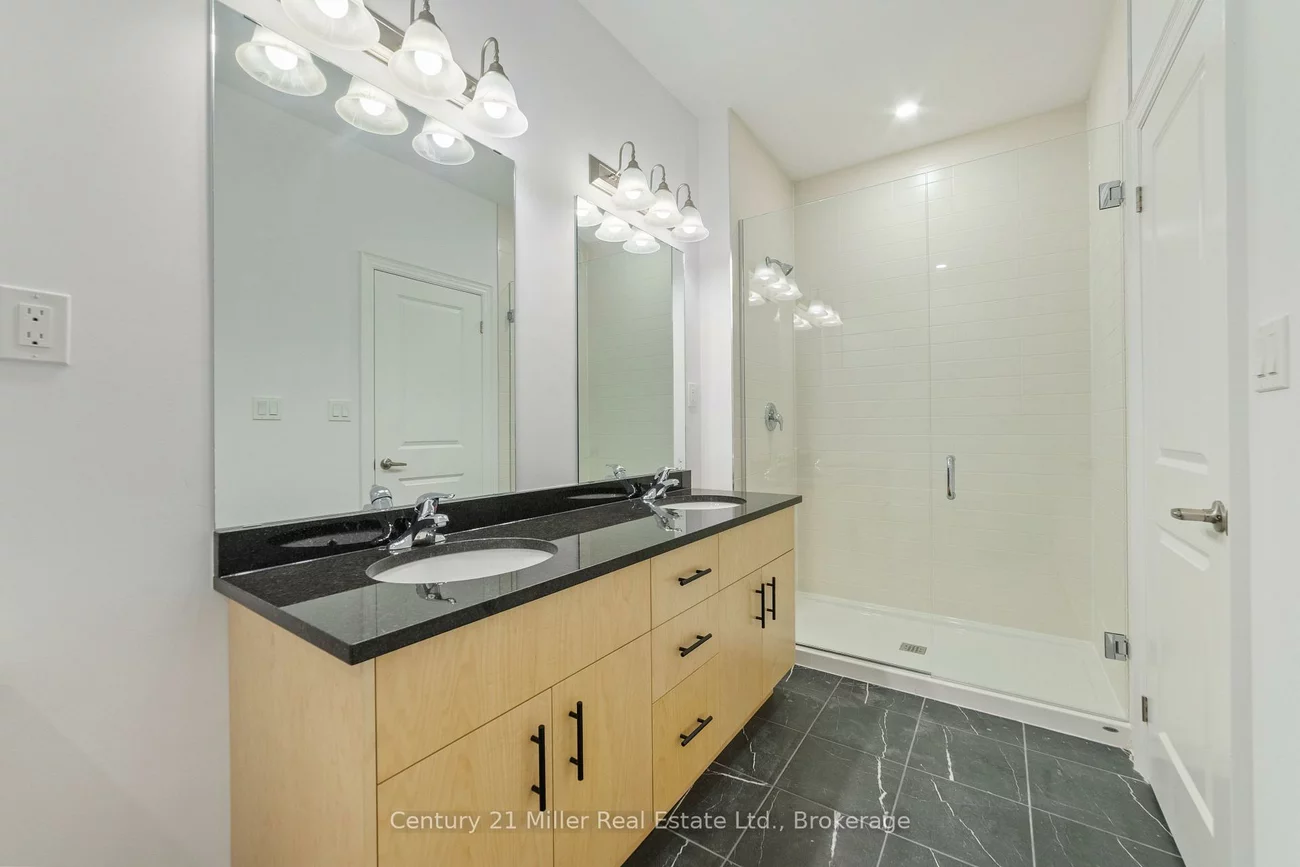 2150, Trafalgar, 1015 - RO River Oaks, Oakville
