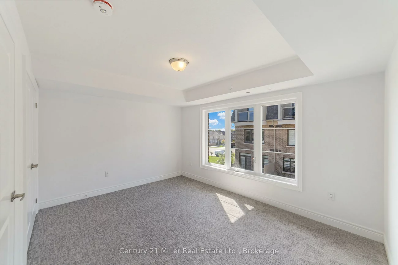 2150, Trafalgar, 1015 - RO River Oaks, Oakville