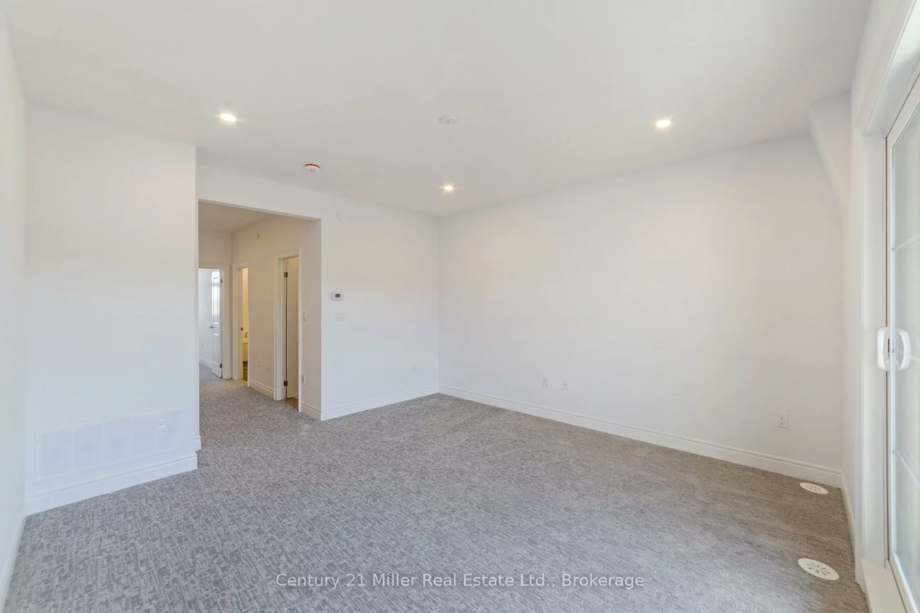 2150, Trafalgar, 1015 - RO River Oaks, Oakville
