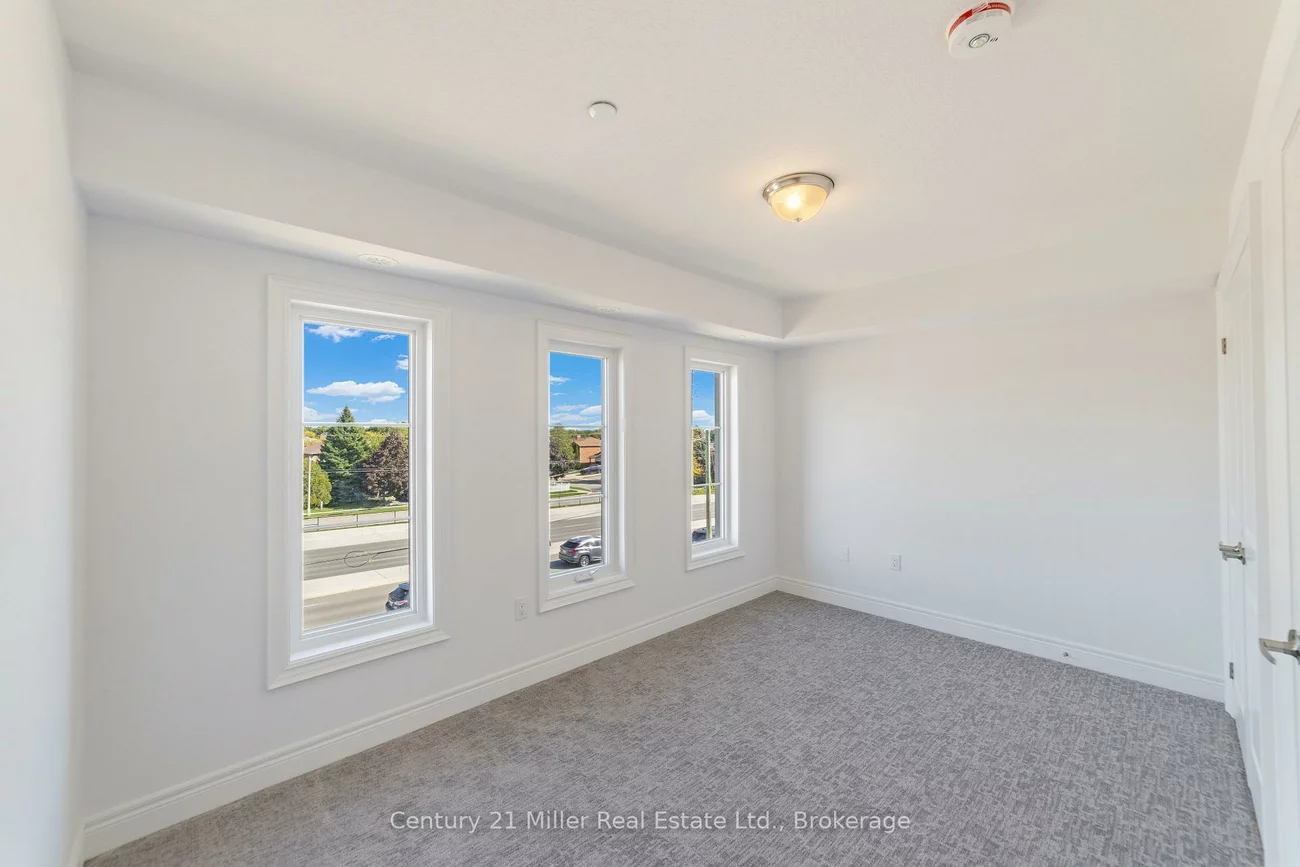 2150, Trafalgar, 1015 - RO River Oaks, Oakville