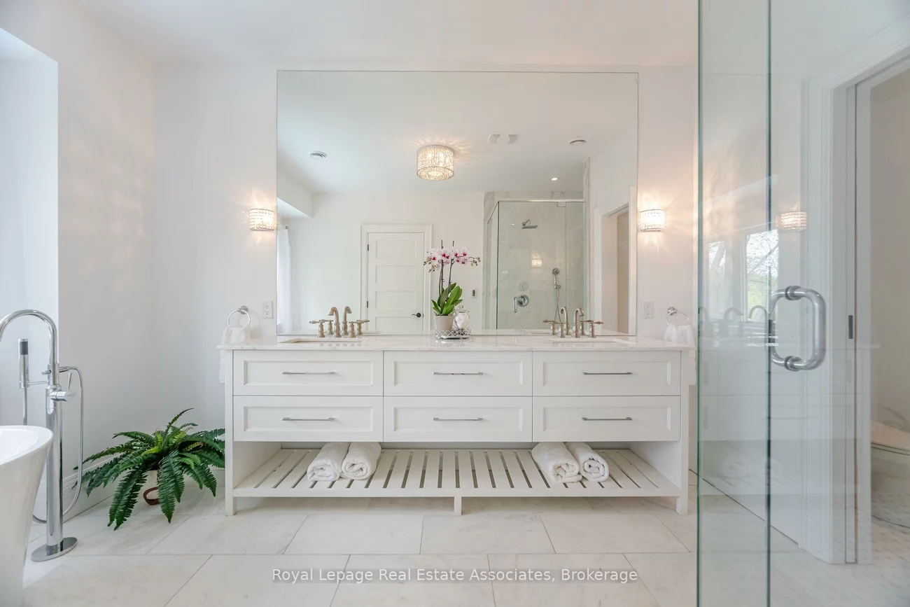 157, Dianne, 1011 - MO Morrison, Oakville