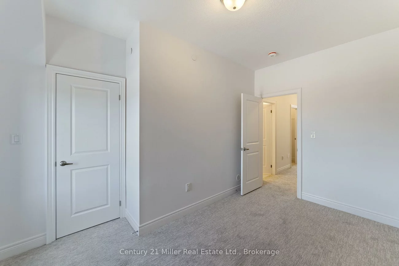 2150, Trafalgar, 1015 - RO River Oaks, Oakville