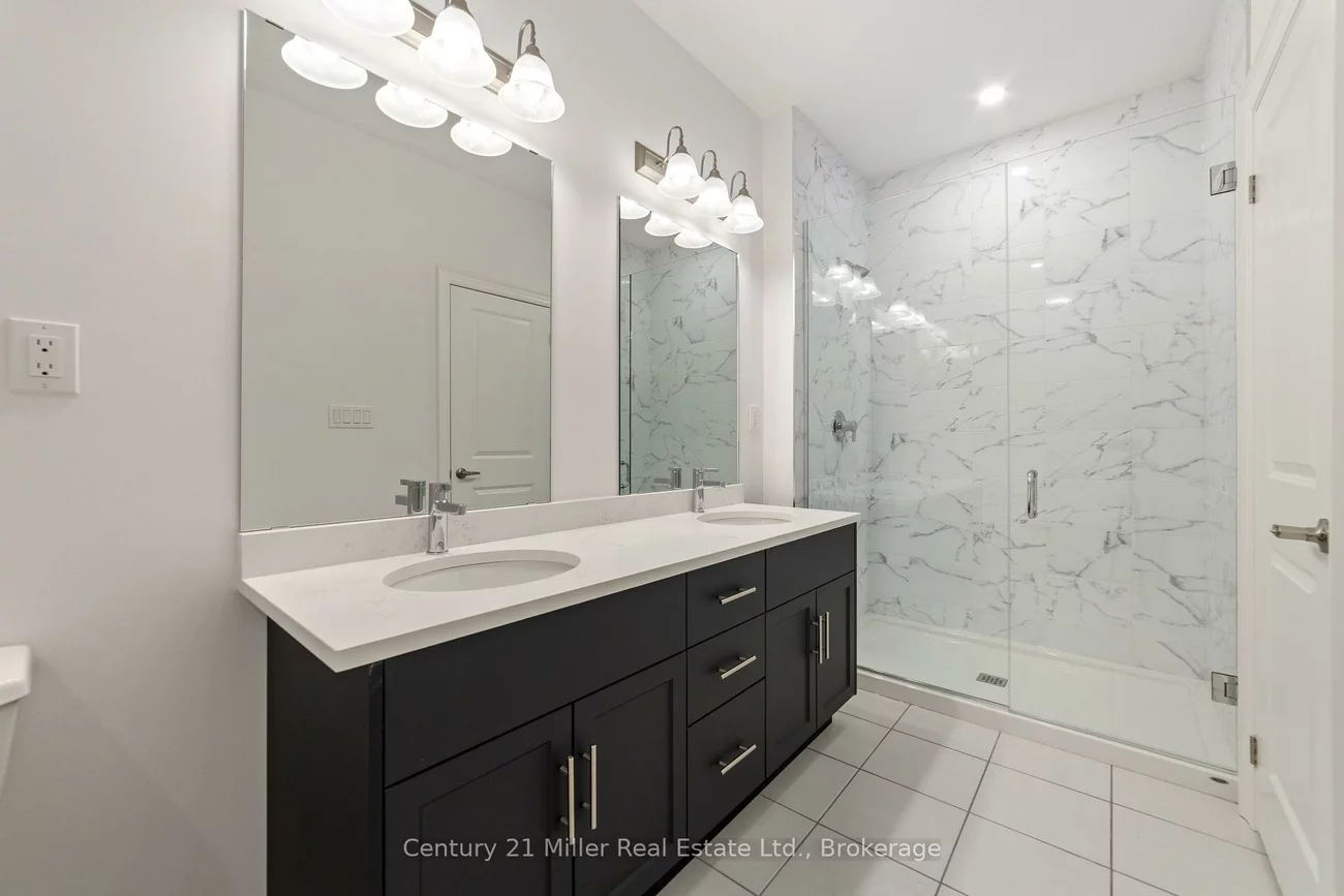 2150, Trafalgar, 1015 - RO River Oaks, Oakville