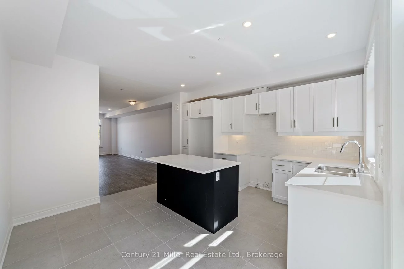 2150, Trafalgar, 1015 - RO River Oaks, Oakville