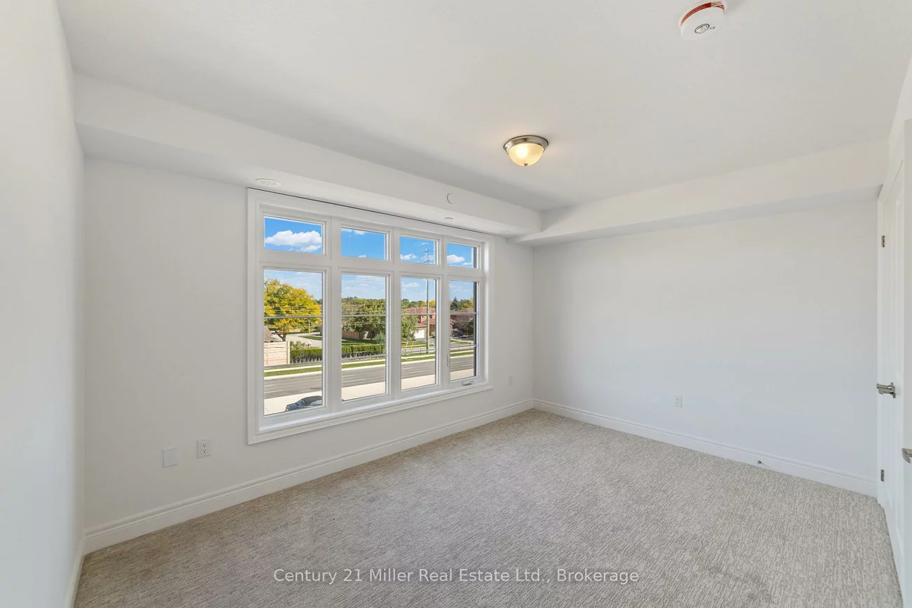 2150, Trafalgar, 1015 - RO River Oaks, Oakville