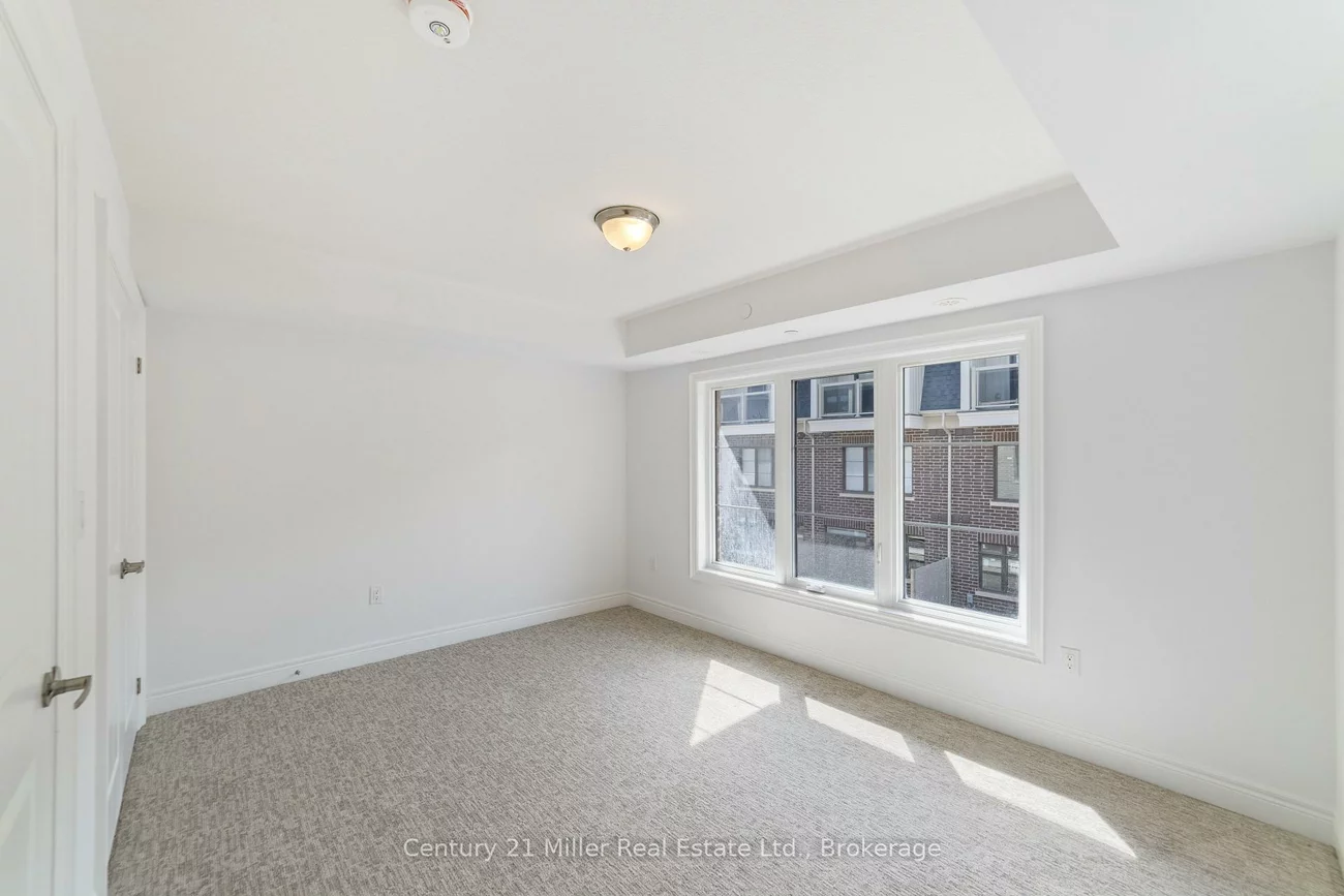 2150, Trafalgar, 1015 - RO River Oaks, Oakville