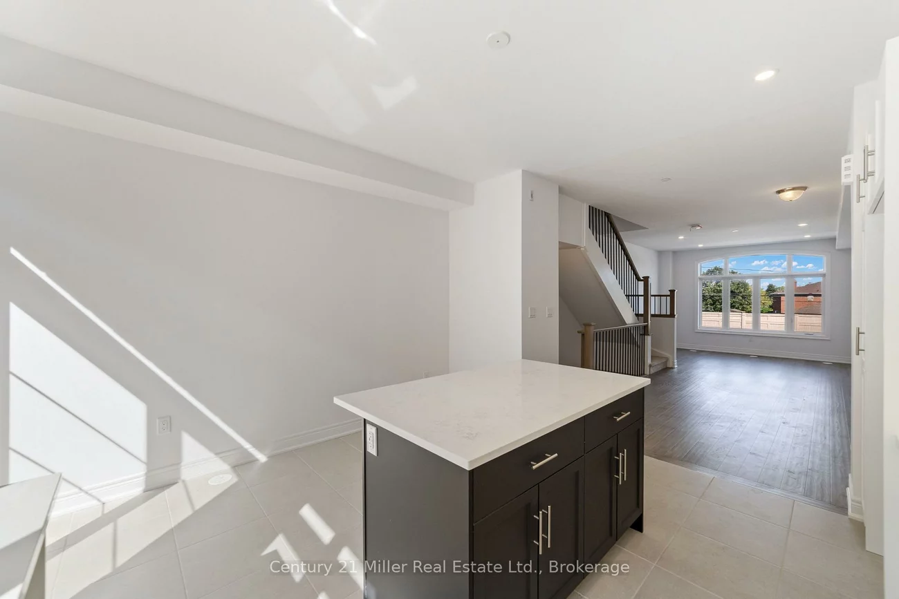 2150, Trafalgar, 1015 - RO River Oaks, Oakville