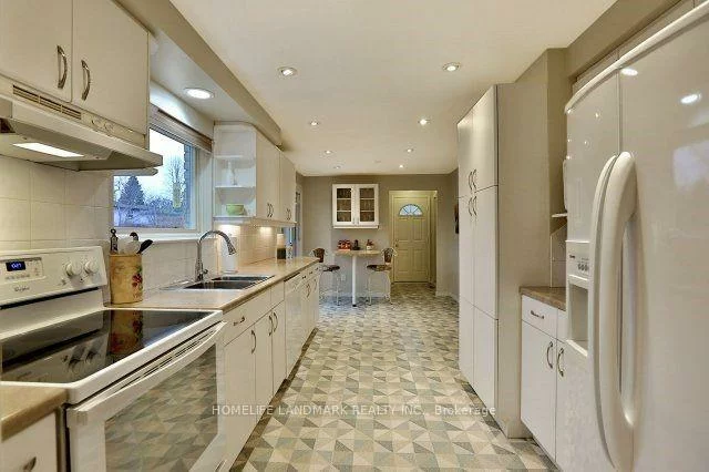 193, chebucto, 1006 - FD Ford, Oakville