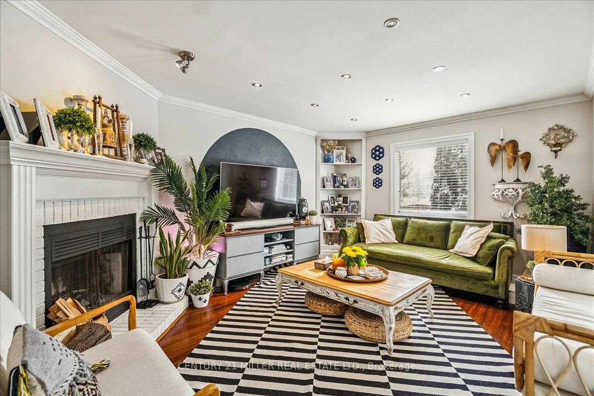 2382, Towne, 1015 - RO River Oaks, Oakville