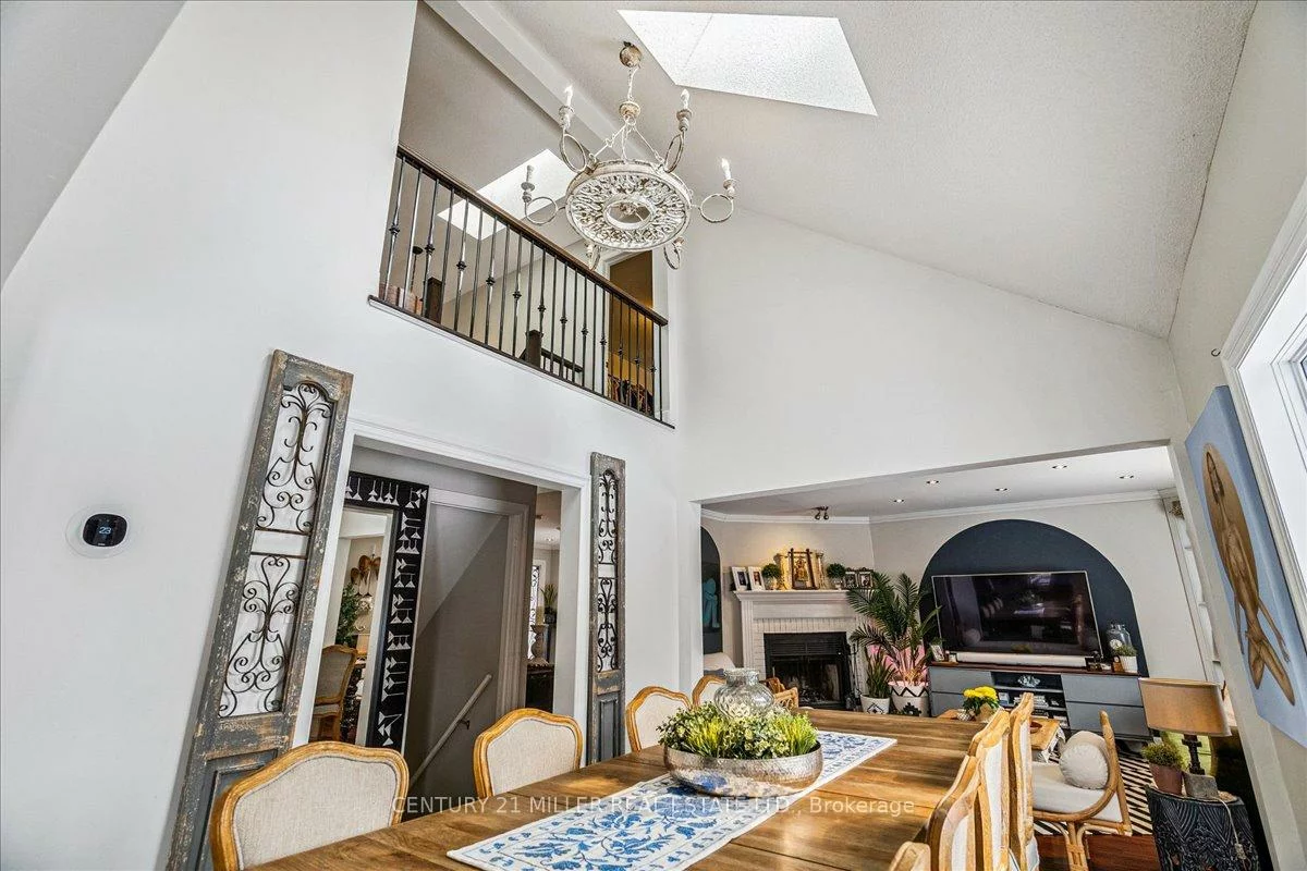 2382, Towne, 1015 - RO River Oaks, Oakville