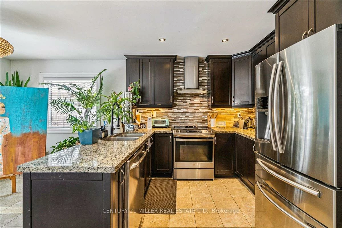 2382, Towne, 1015 - RO River Oaks, Oakville