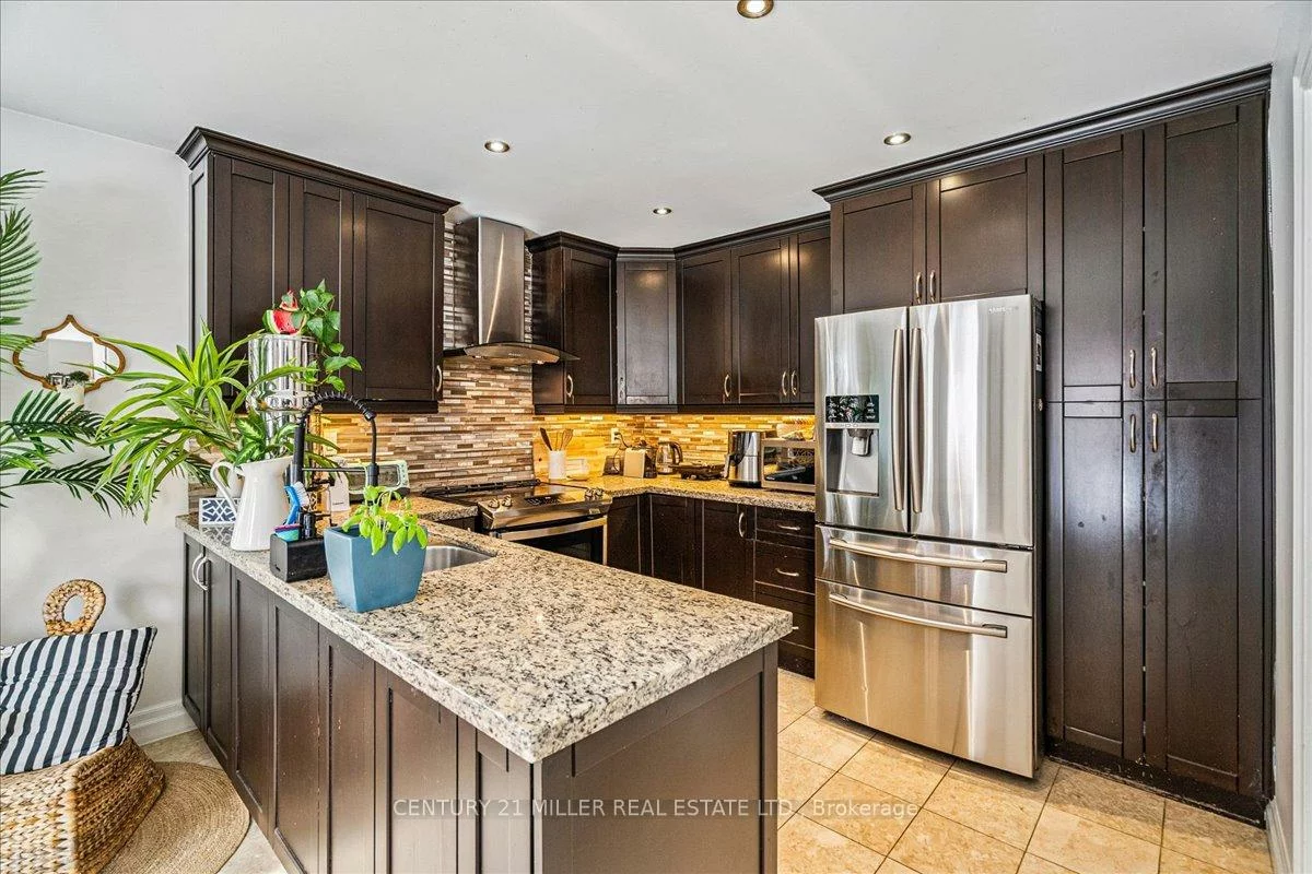 2382, Towne, 1015 - RO River Oaks, Oakville