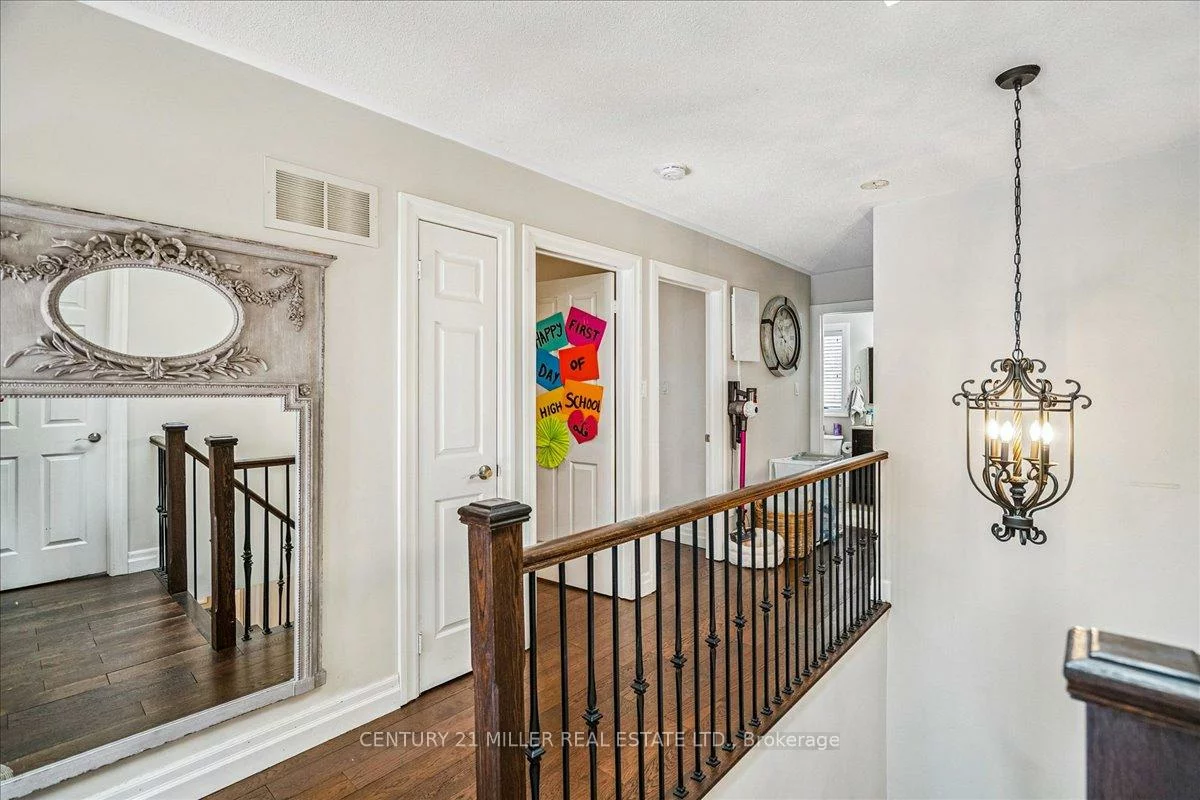 2382, Towne, 1015 - RO River Oaks, Oakville