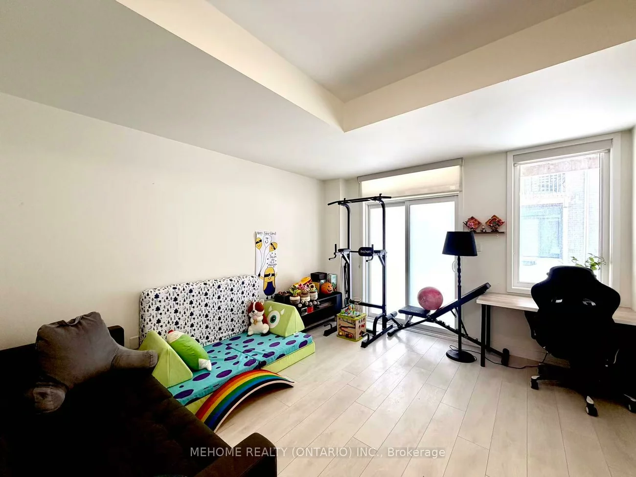 196, Huguenot, 1008 - GO Glenorchy, Oakville