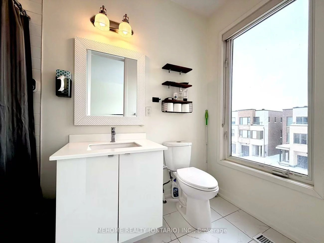 196, Huguenot, 1008 - GO Glenorchy, Oakville