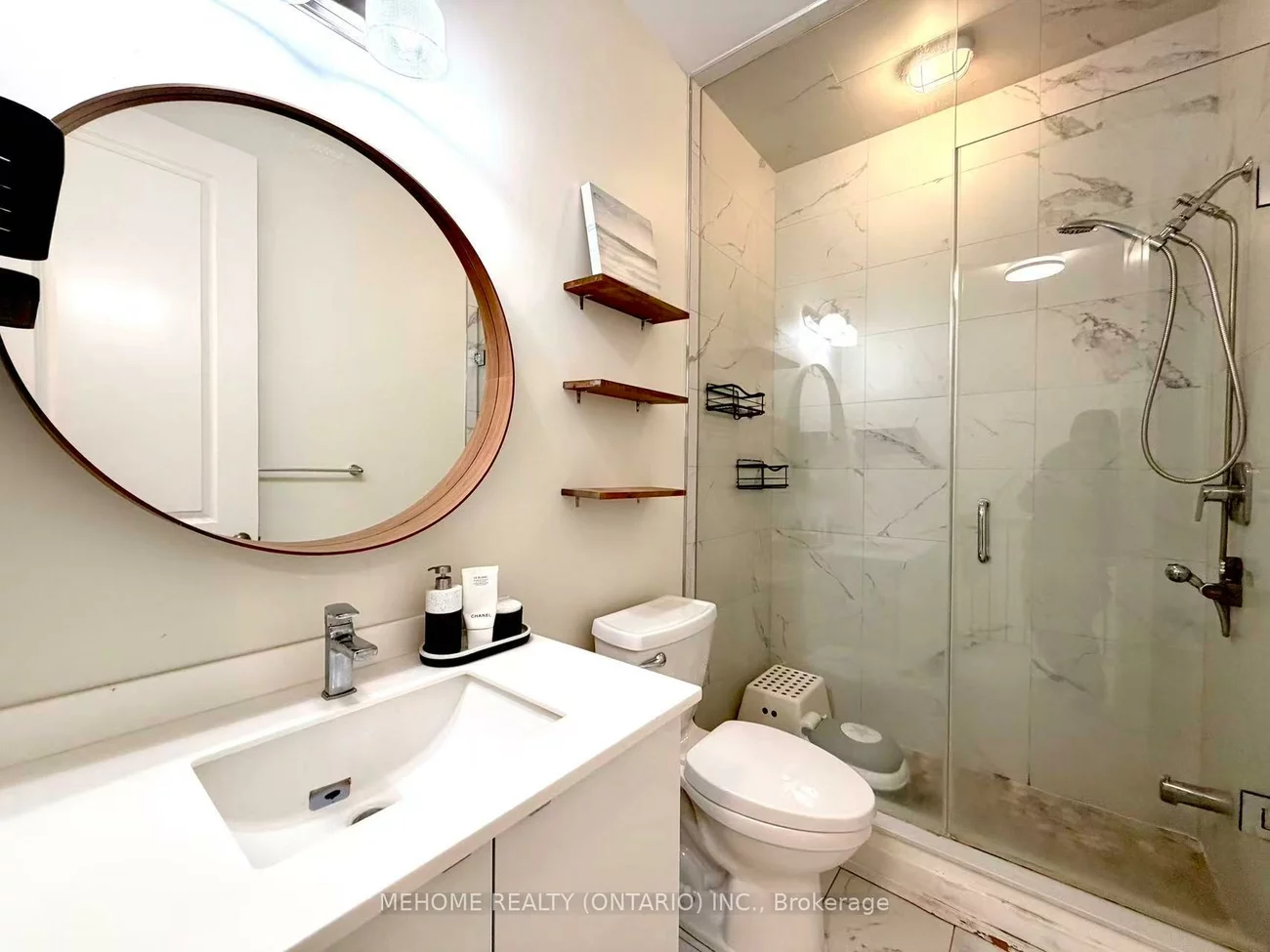 196, Huguenot, 1008 - GO Glenorchy, Oakville