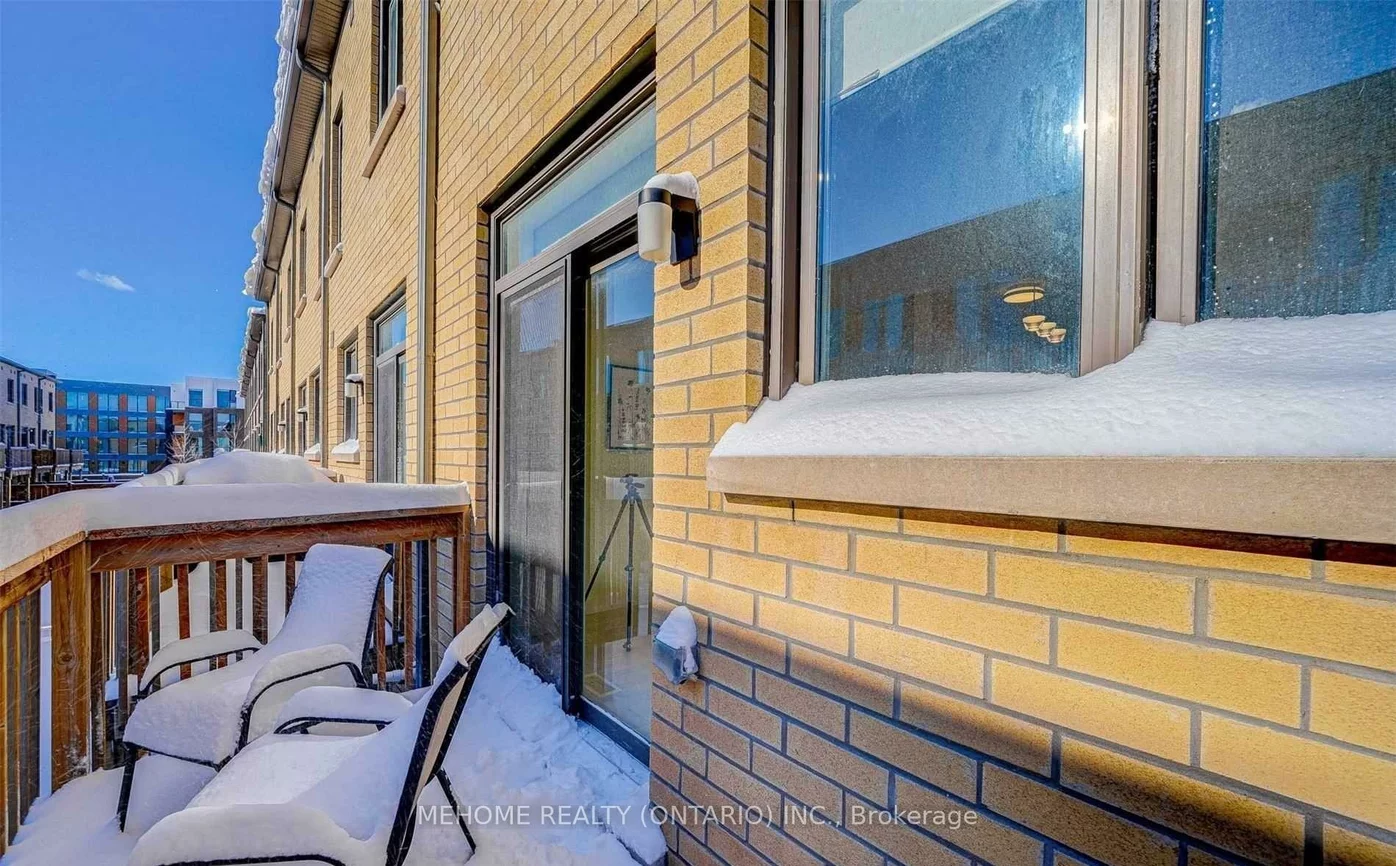 196, Huguenot, 1008 - GO Glenorchy, Oakville