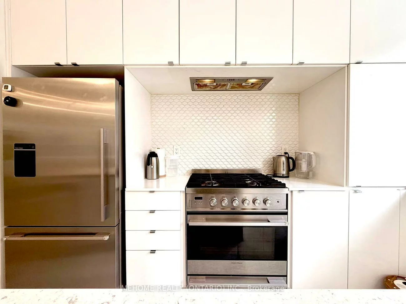 196, Huguenot, 1008 - GO Glenorchy, Oakville