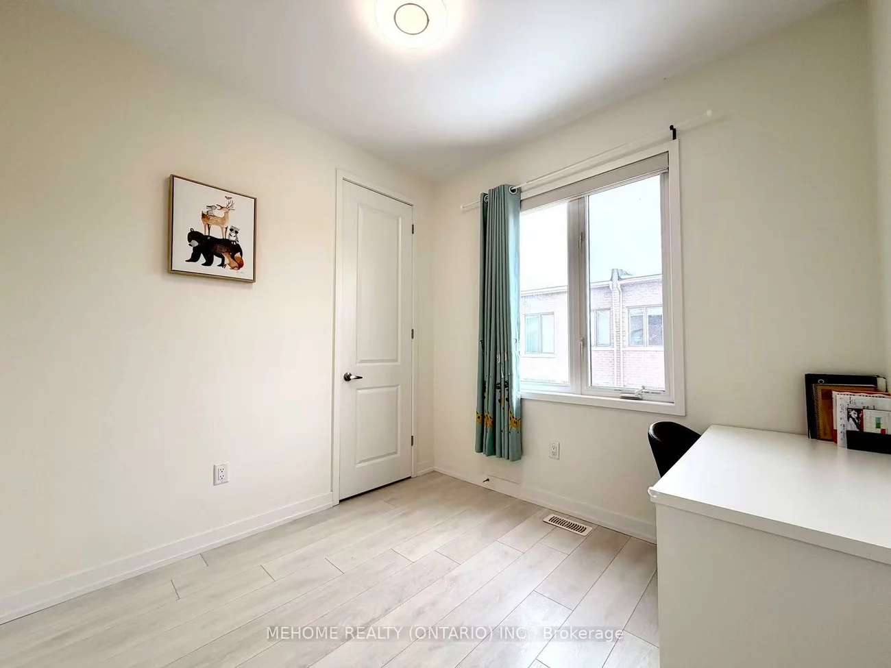 196, Huguenot, 1008 - GO Glenorchy, Oakville