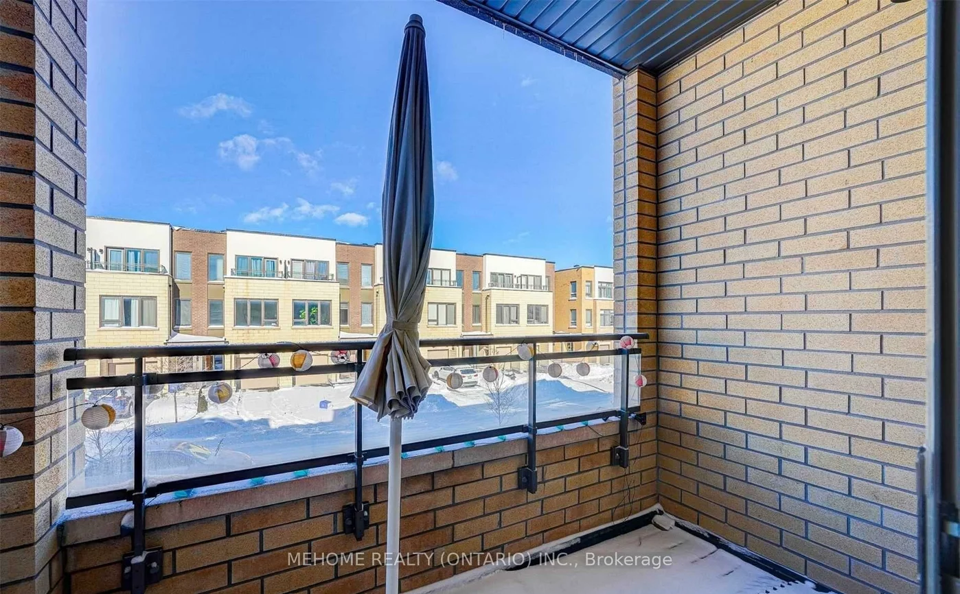 196, Huguenot, 1008 - GO Glenorchy, Oakville