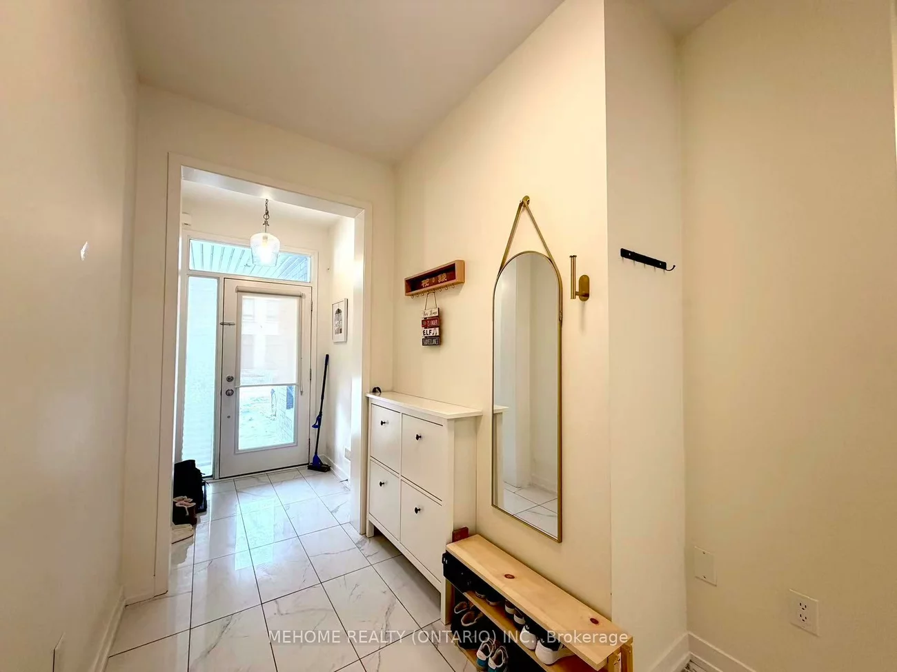 196, Huguenot, 1008 - GO Glenorchy, Oakville