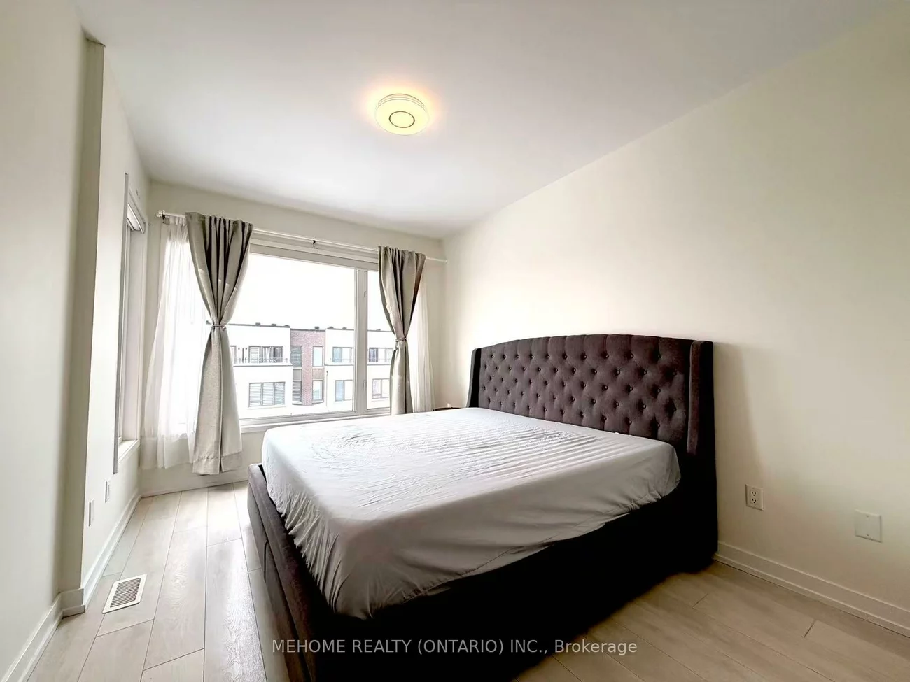 196, Huguenot, 1008 - GO Glenorchy, Oakville