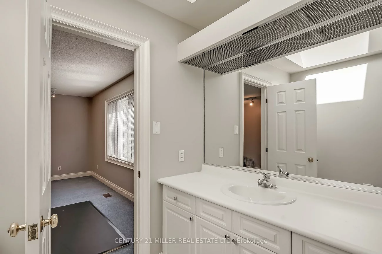 238, Elton Park, 1011 - MO Morrison, Oakville