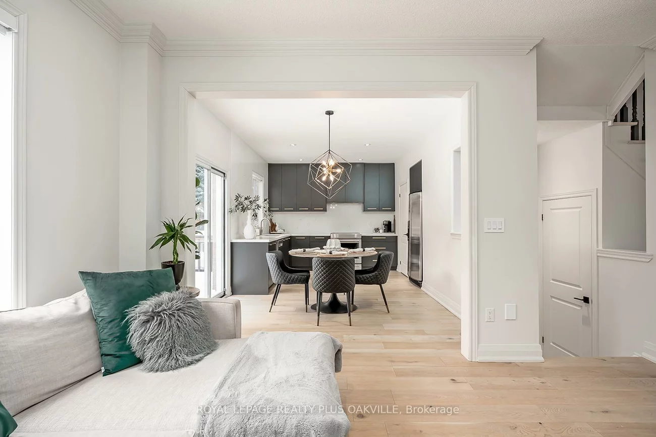 2083, Jaguar, 1019 - WM Westmount, Oakville