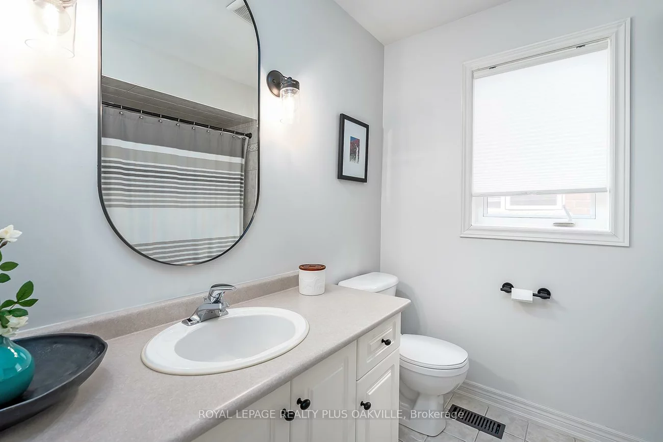 2083, Jaguar, 1019 - WM Westmount, Oakville