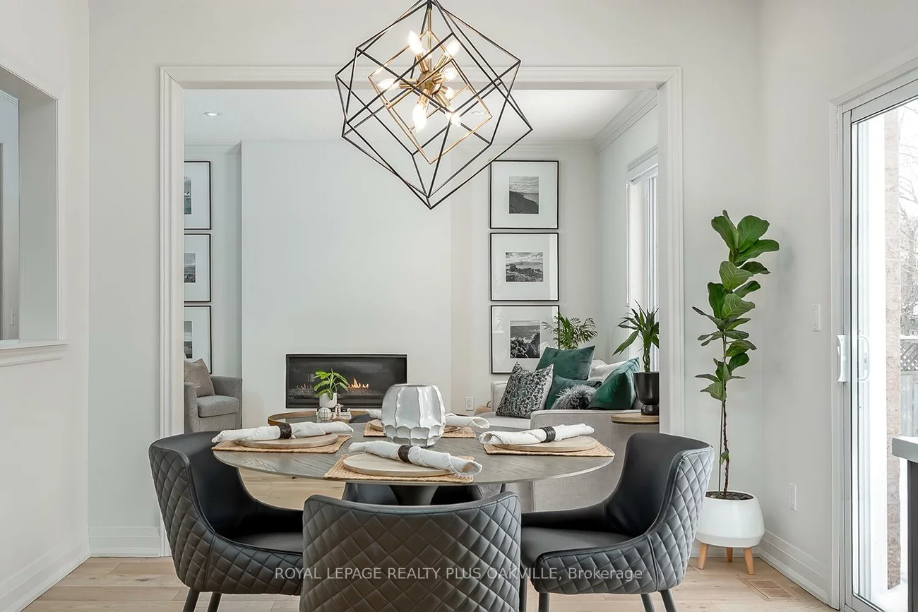 2083, Jaguar, 1019 - WM Westmount, Oakville